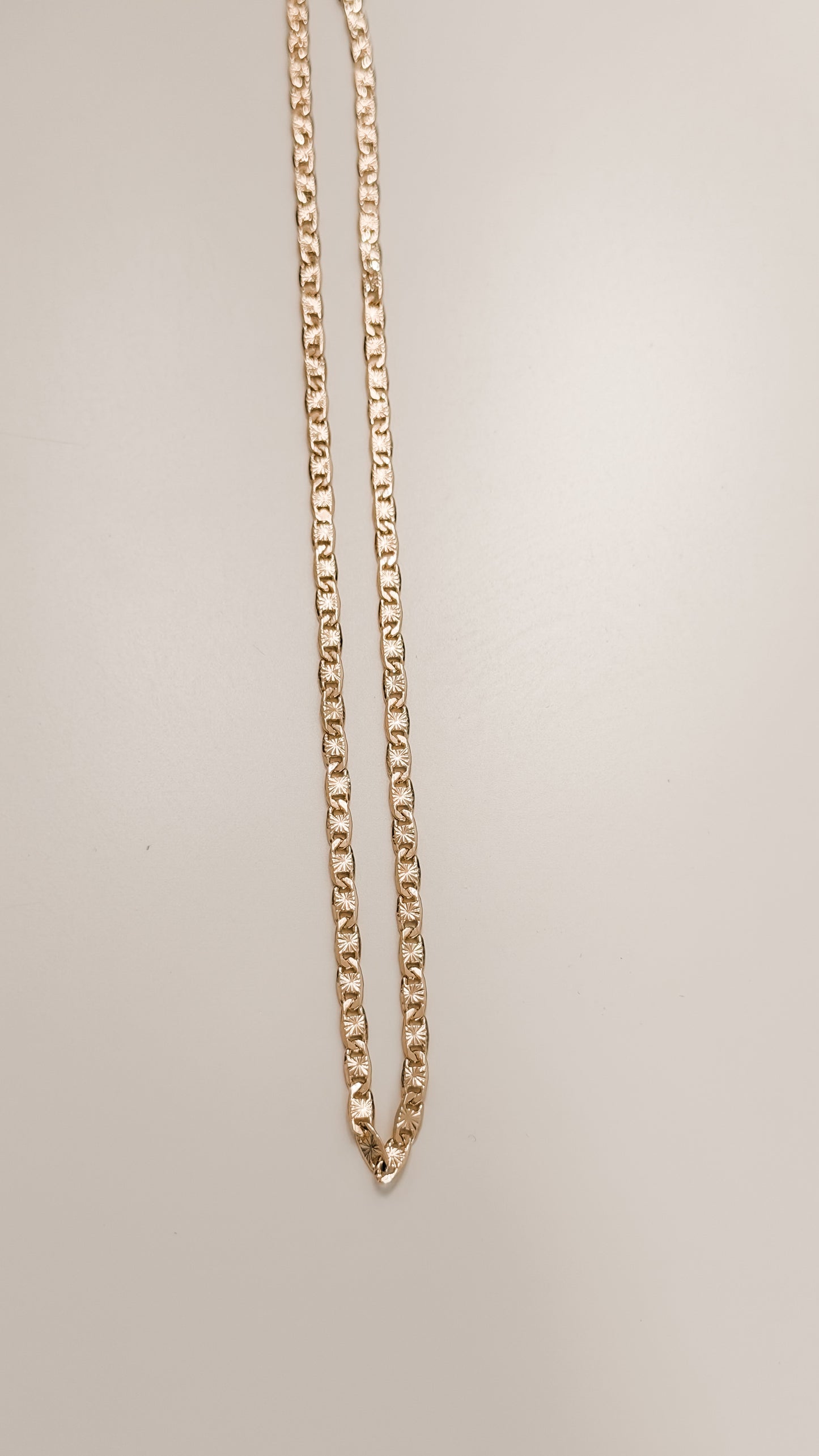 CADENA DE MUJER