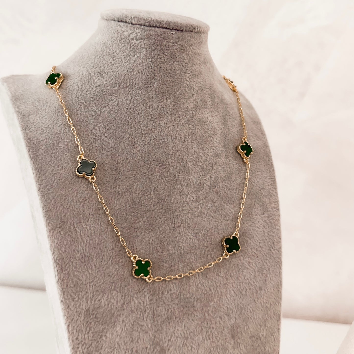 LUCKY GREEN NECKLACE
