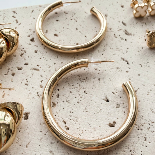 ELEGANT HOOPS