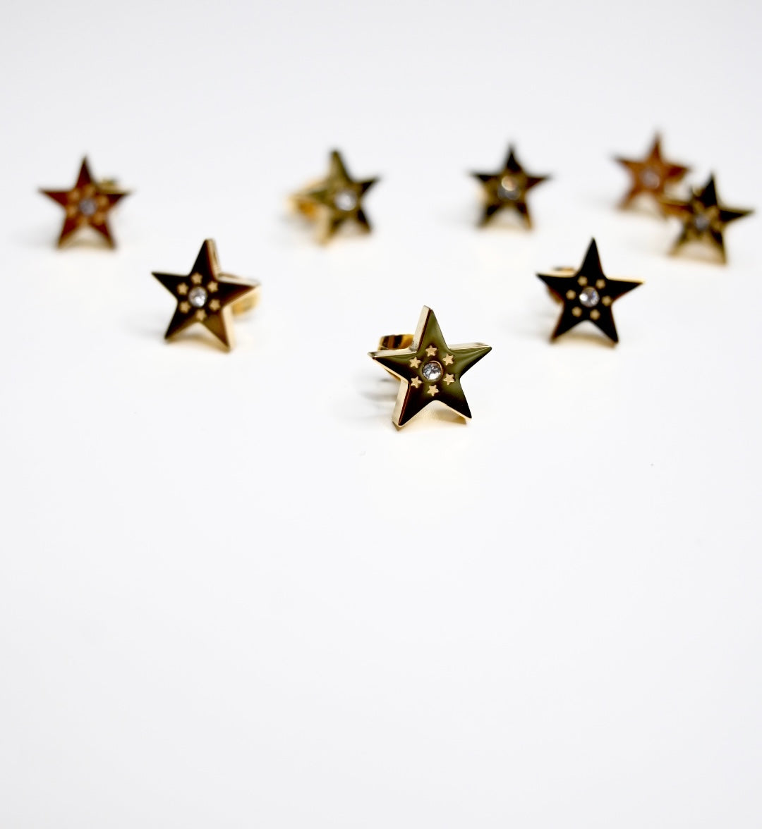 STAR SIGNATURE CO. EARRINGS.